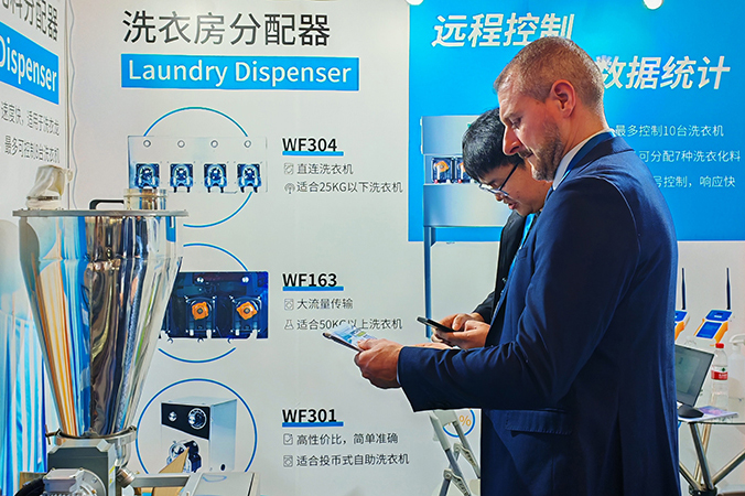 新品首發 | 莫研機電粉體化料分配器 驚艷亮相 2025 中國洗滌展！